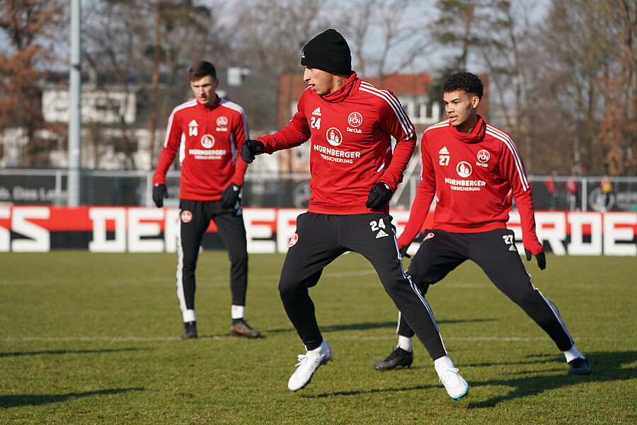 1 FC Nürnberg Hola Gustavo Puerta in Nürnberg angekommen